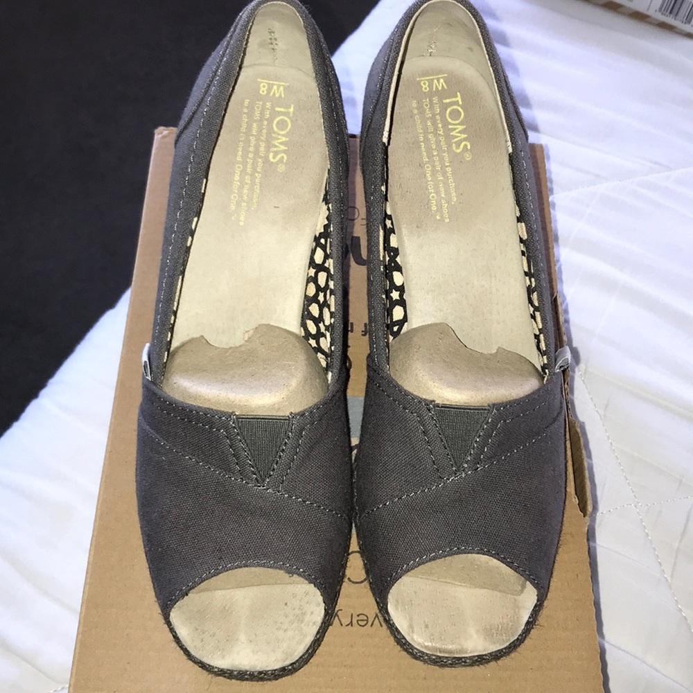 Toms canvas wedges